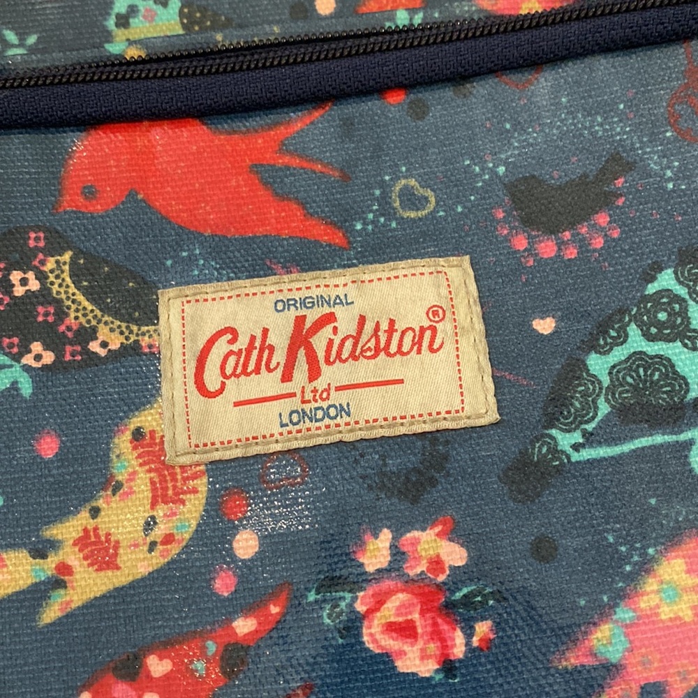 🎉HP🎉 EUC Cath Kidston backpack with alternate handles up top.🌈 - Picture 2 of 6